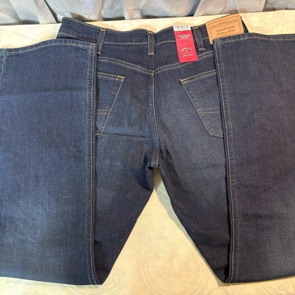 NWT- Levi's Men's Dark Indigo Bootcut Jeans